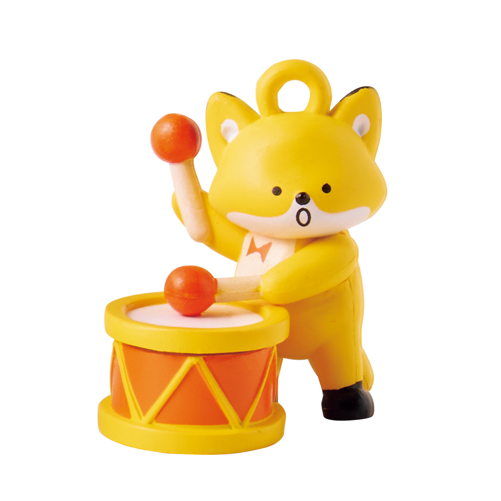 キタキツネのオーナメントなど、小物が隠れている日も