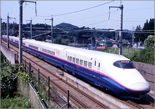 東北新幹線「やまびこ」の仙台駅始終着列車や「なすの」の運用に使用されることが多い「E2系 1000番代」