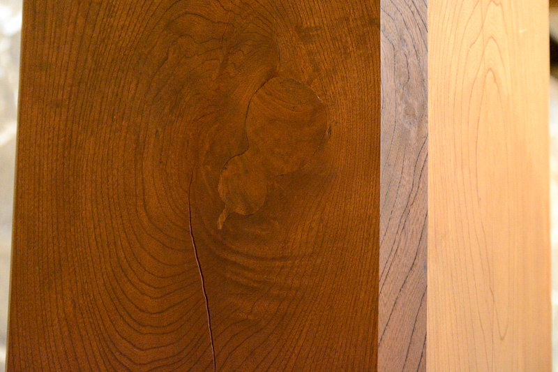 本丸への通路である「闇り通路」の柱には、職人さんの遊び心も見られる