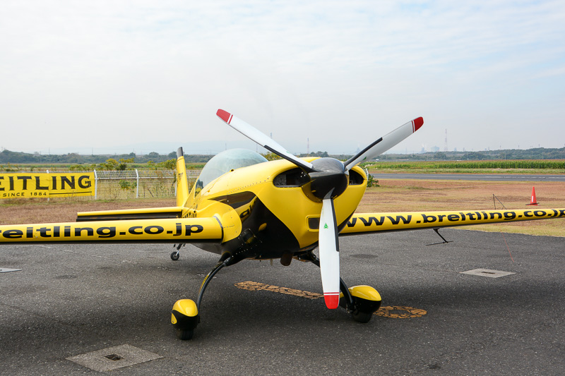 エンジンは水平対向6気筒の空冷レシプロエンジン。プロペラの羽は3枚