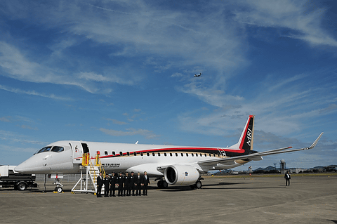 MRJ」初飛行! 約50年ぶりの国産旅客機がテイクオフ 11月11日9時