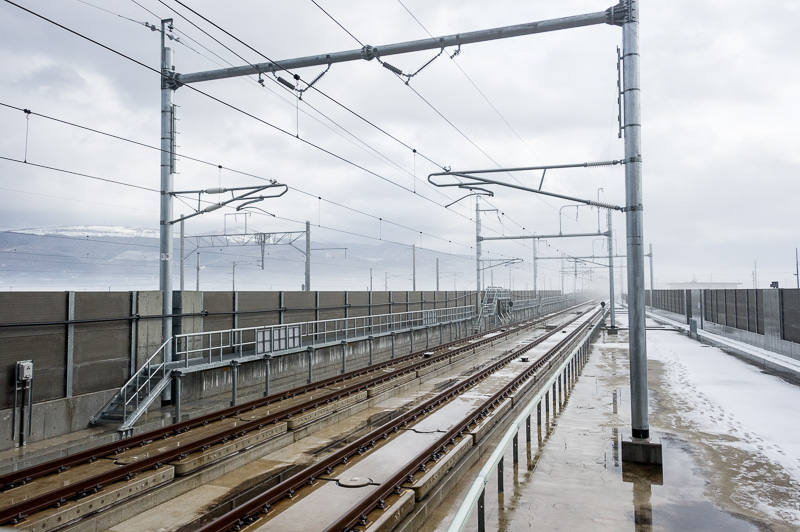 12番線のホーム端から青森方向を望む