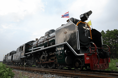 タイの日本製SL撮影とブルートレインの旅 プミポン国王誕生記念SL列車