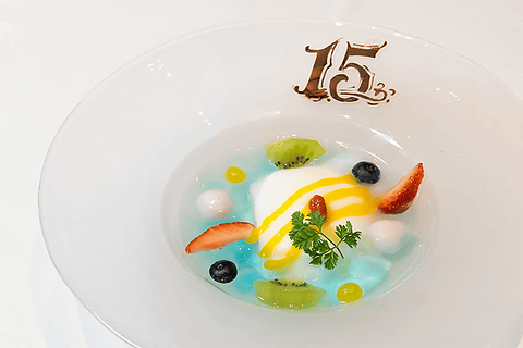 開園15周年を祝うスペシャルプログラム「東京ディズニーシー15周年『ザ