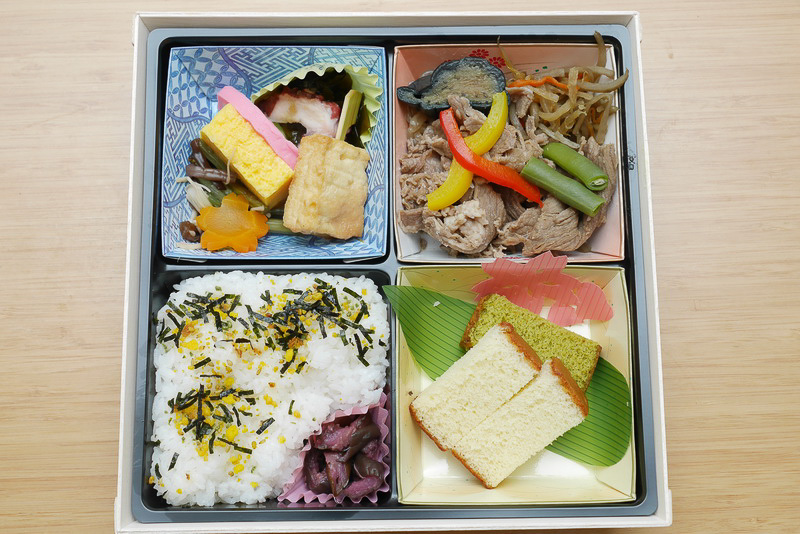 パリ・リヨン弁当の中身は4つのエリアに分けられていて、それぞれ「前菜」「主菜」「主食」「デザート」となっています