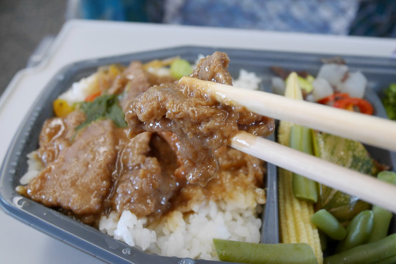 日本の味噌炒めに近い味わいで、違和感なく食べられる