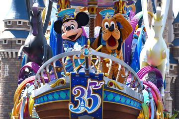 ディズニーリゾート　30周年　35周年、ディズニーシー　15周年　コーラ　新品 コカ・コーラ 東京ディズニーシー15周年記念ボトル 展示中 in