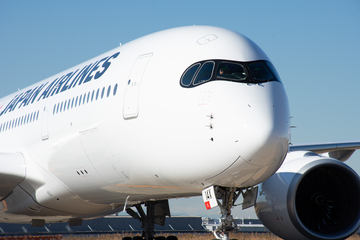 JAL、「クラスJシート」をリユースしたトートバッグなど70周年
