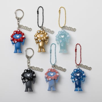 黒ミャクミャク　キーホルダー付き 約15cm EXPO2025 黒ミャクミャク キーホルダー - メルカリ