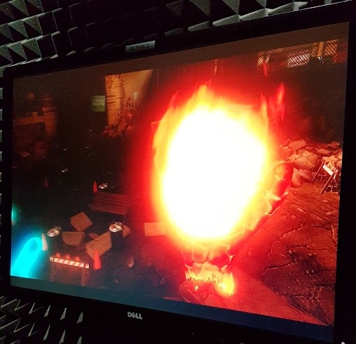 手を握りこむとファイアーボールが発生