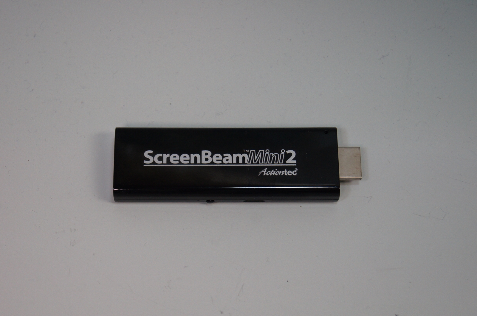 Miracast対応のアダプタを利用すれば、HDMI接続が可能なテレビならどんな環境でもワイヤレスで画面出力可能