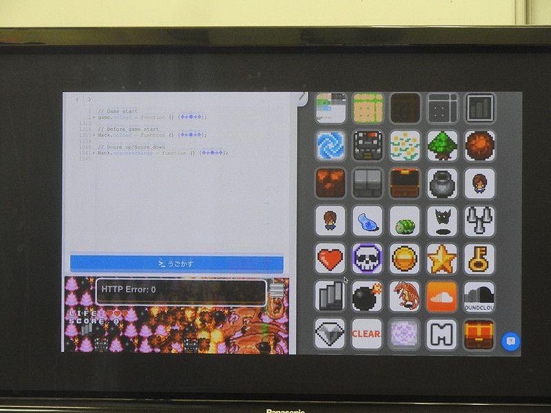 ゲームをクリアすると、自由にゲームのステージを作ることができるようになる。右側に用意されている階段やハート、爆弾などのアセットをクリックするだけで、そのコードが左側のプログラム画面に読み込まれる