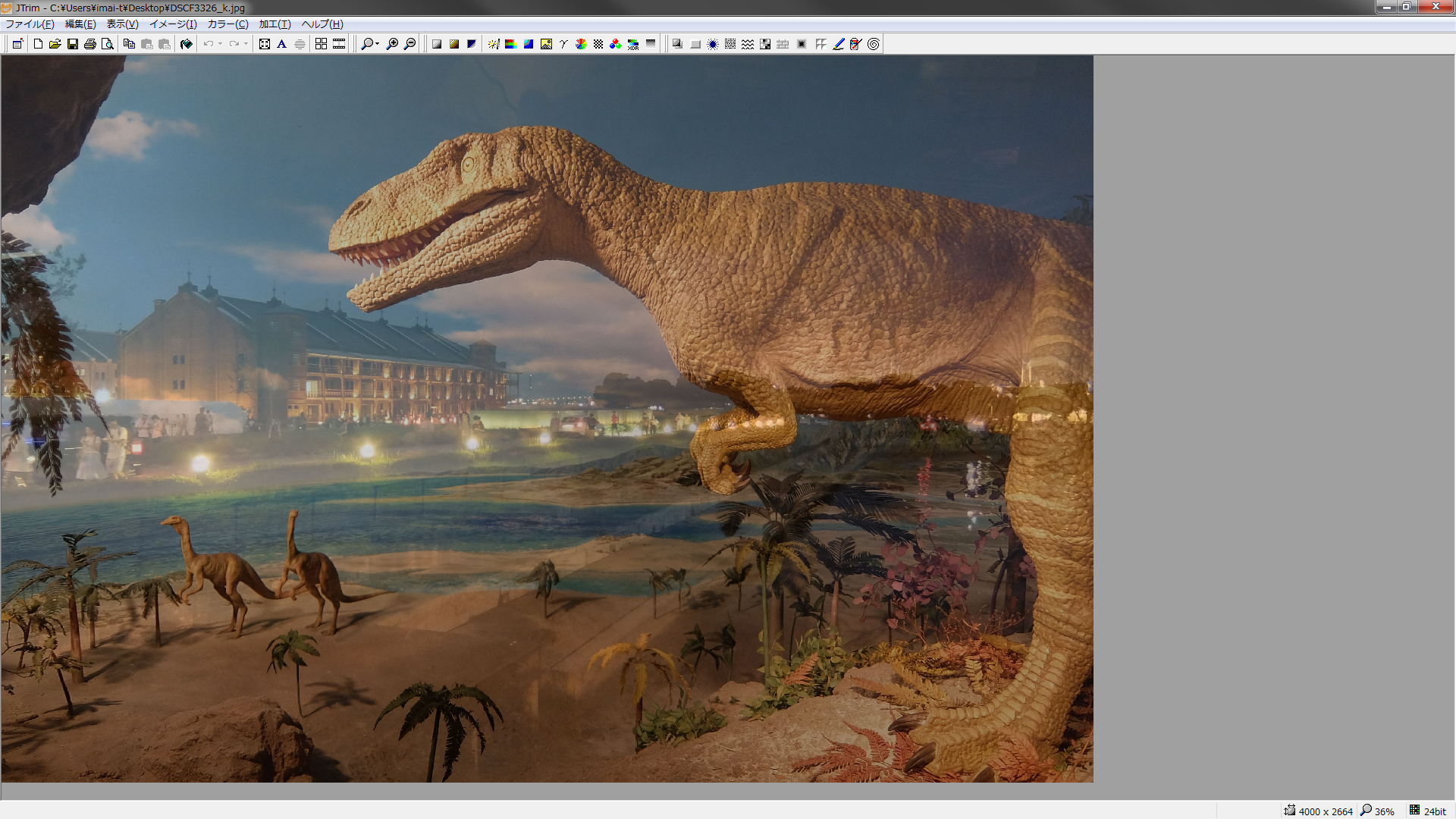 複数枚の画像を合成して非現実的な画像を作ることもできます