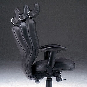 背もたれ角度を3段階の位置で固定できる