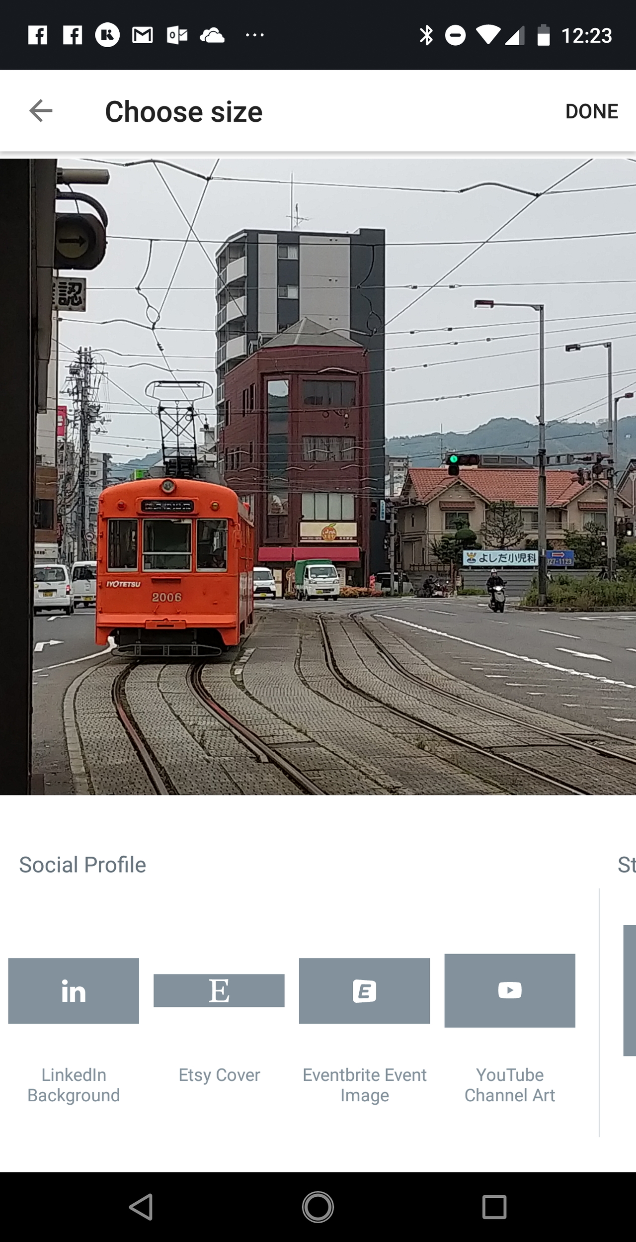 主要なSNSのイメージサイズがプリセットされており、投稿写真やアイキャッチ画像、ヘッダーイメージを制作するのも簡単