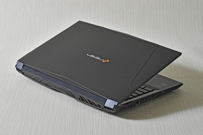 “iiyama LEVEL-15FX095-i7-RNSS”