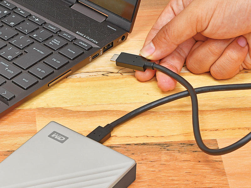 コンパクトな外付けHDDを選ぶなら、USBケーブル1本接続すれば利用できる製品を選ぶのがスマートでお手軽だ