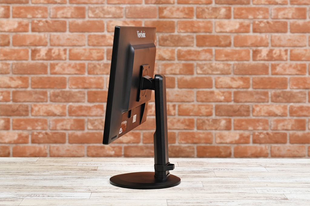 スタンドには液晶パネル部分を上下に移動する機能がある