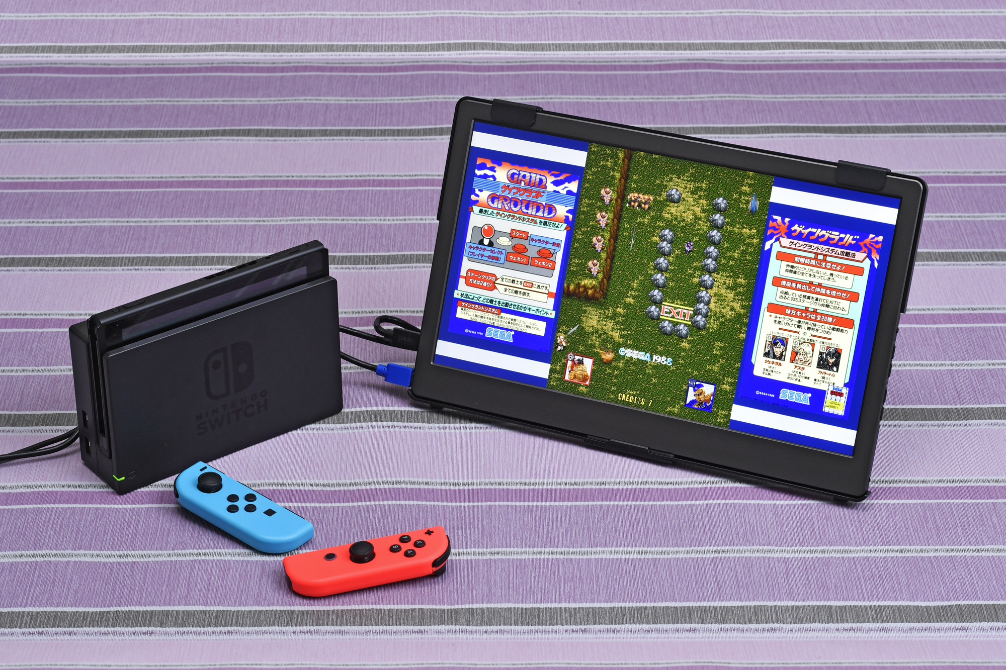 友達や家族と出かけたときにも、On-Lap 1306Hがあればゲーム機をHDMI出力でつないで一緒に遊ぶことができる！　もちろん携帯ゲーム機ならそのままでも可能だが、画面が大きいと一気に盛り上がる