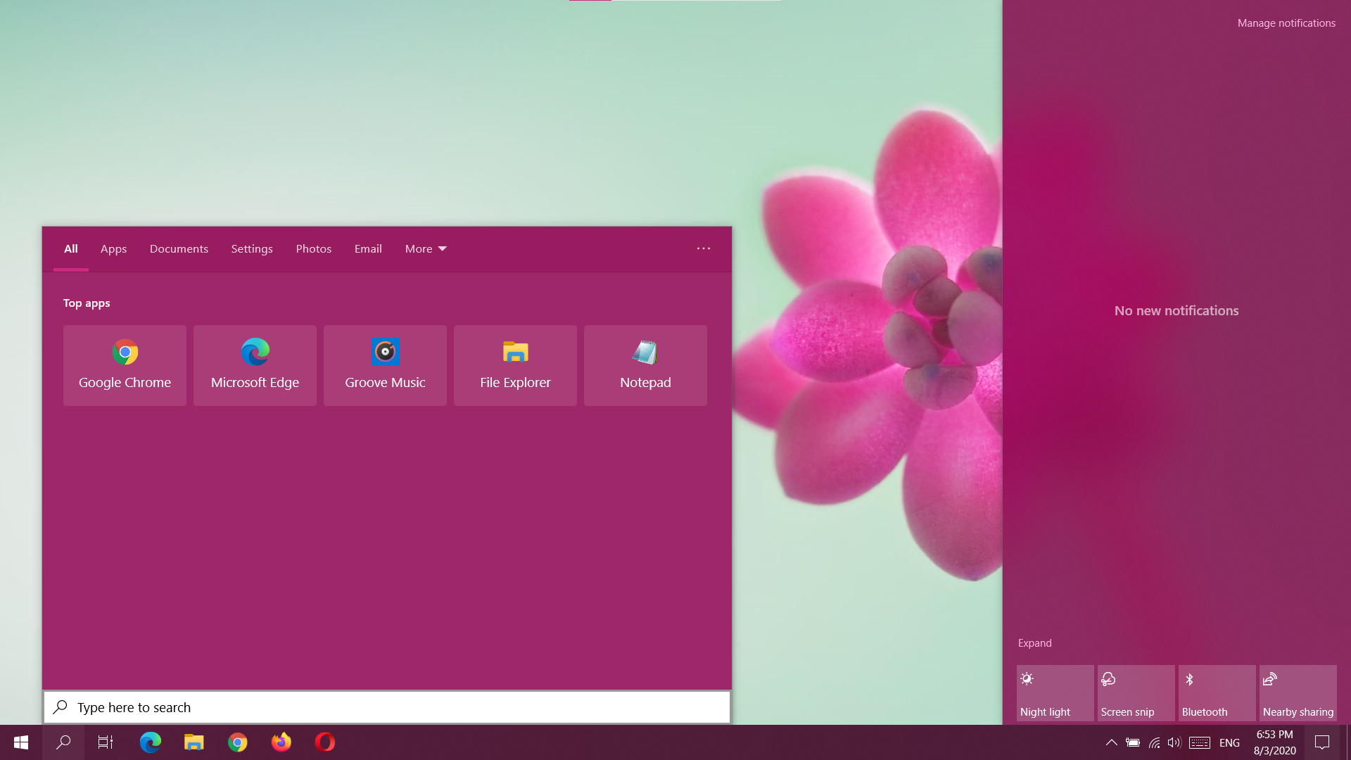 検索画面の背景をシステムのアクセントカラーに合わせた様子