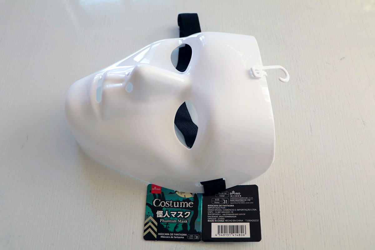 ダイソー 怪人マスク