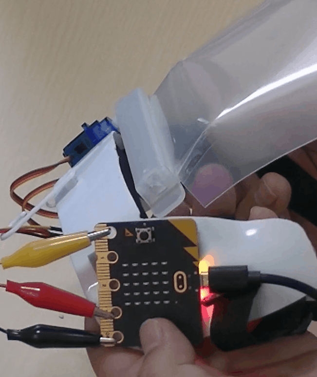 ボタンでシールドを開閉できるようになりました