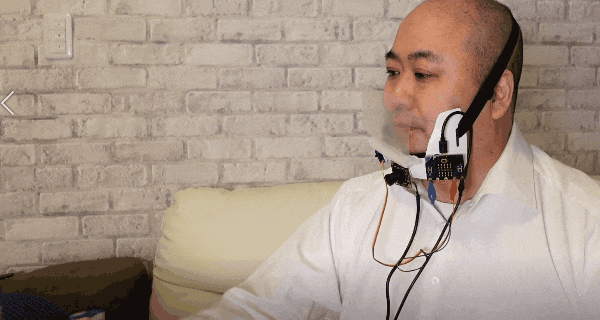 飲み物が目の前に来るとマウスシールドが開くように、AIを使ったプログラムを組みます