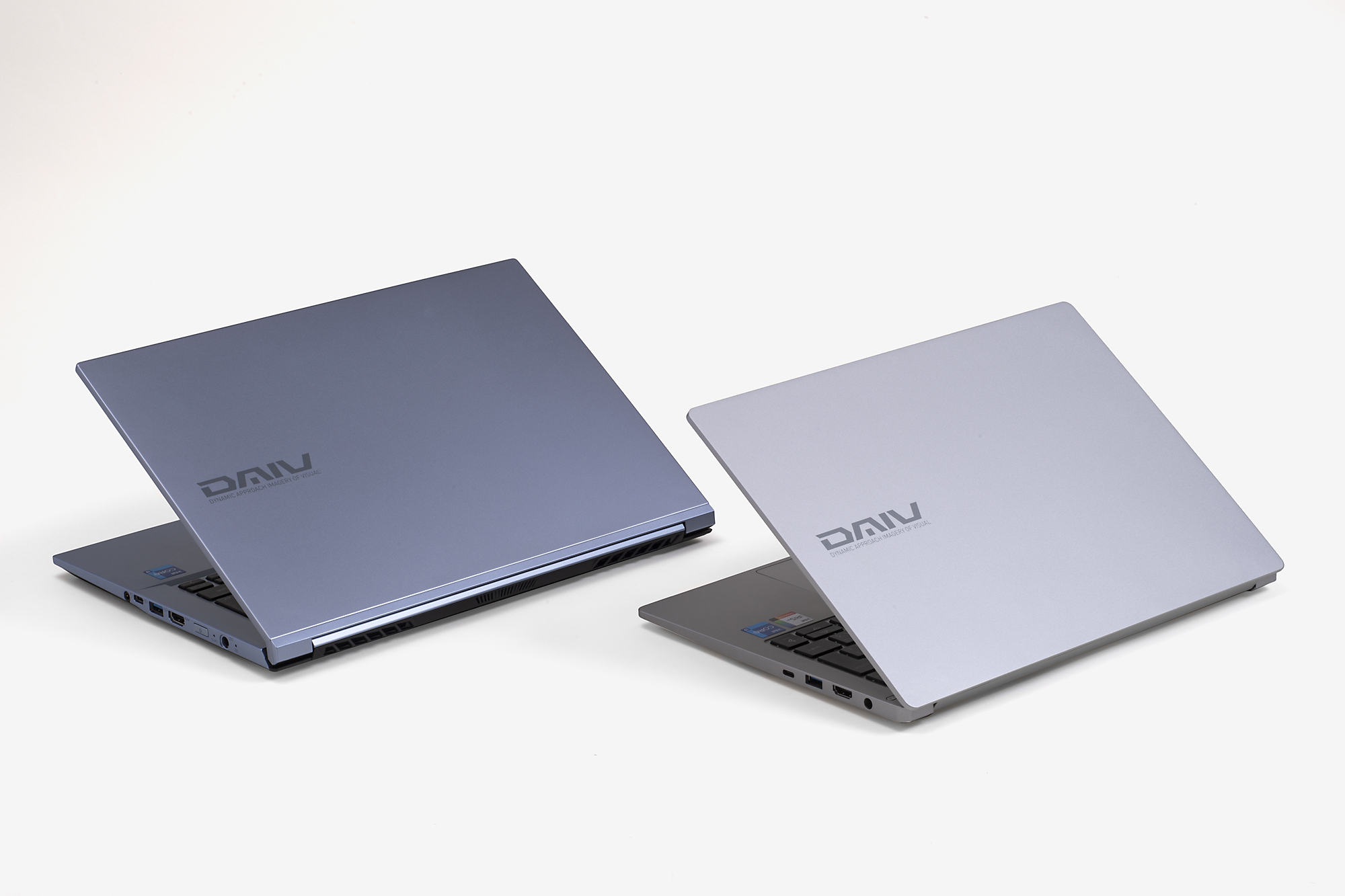 落ち着いたデザインの筐体