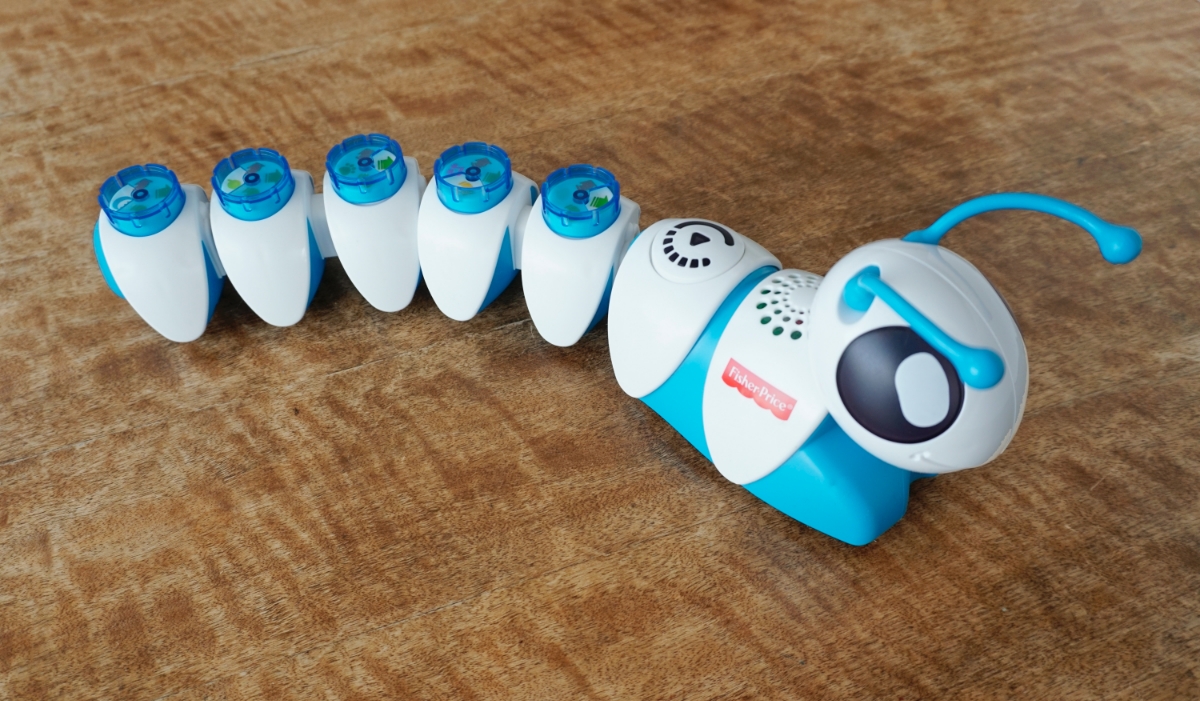 イモムシの節ごとにダイヤルがついている