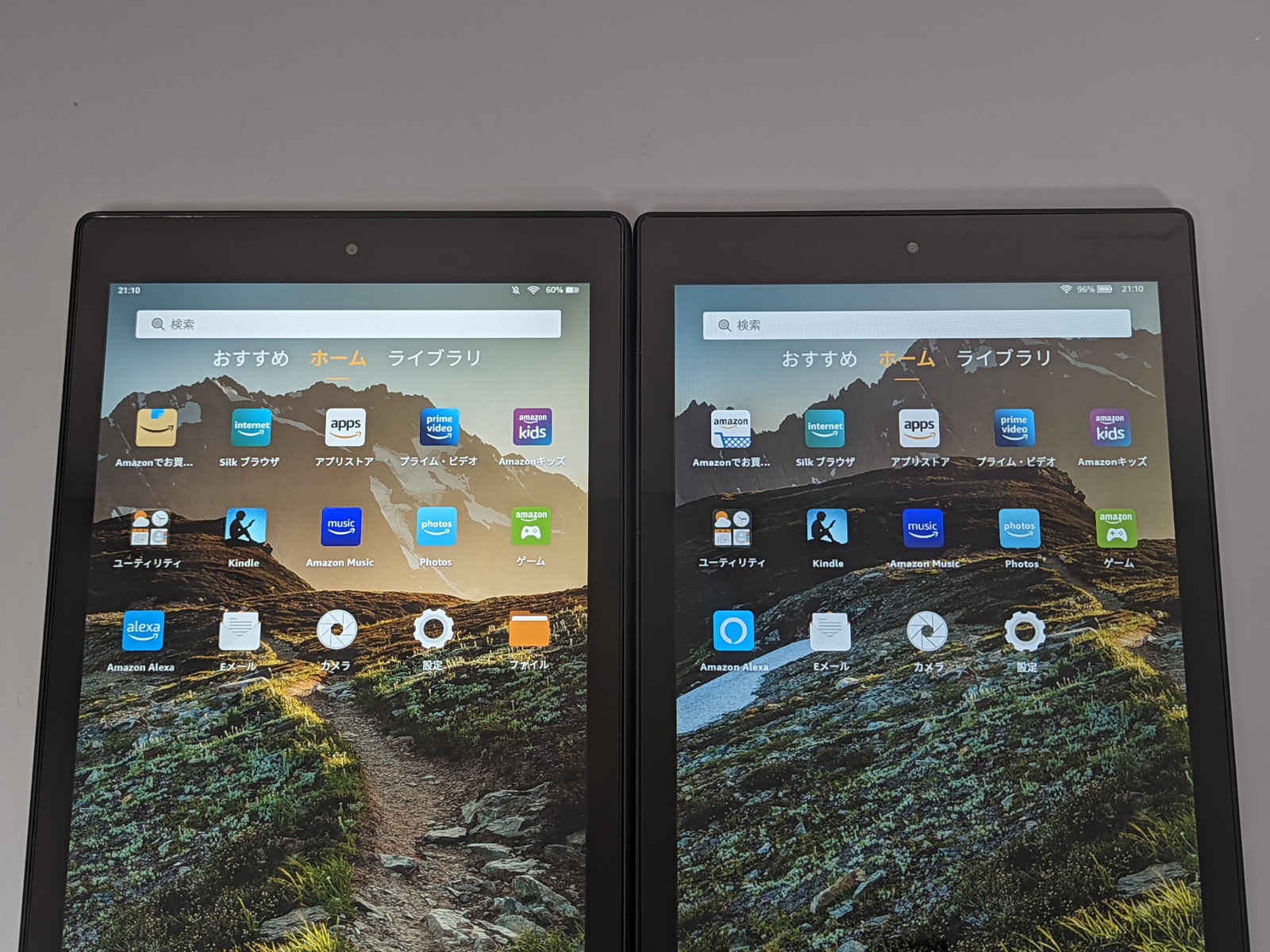 左が第9世代、右が第5世代。インカメラは短辺側に搭載されていた