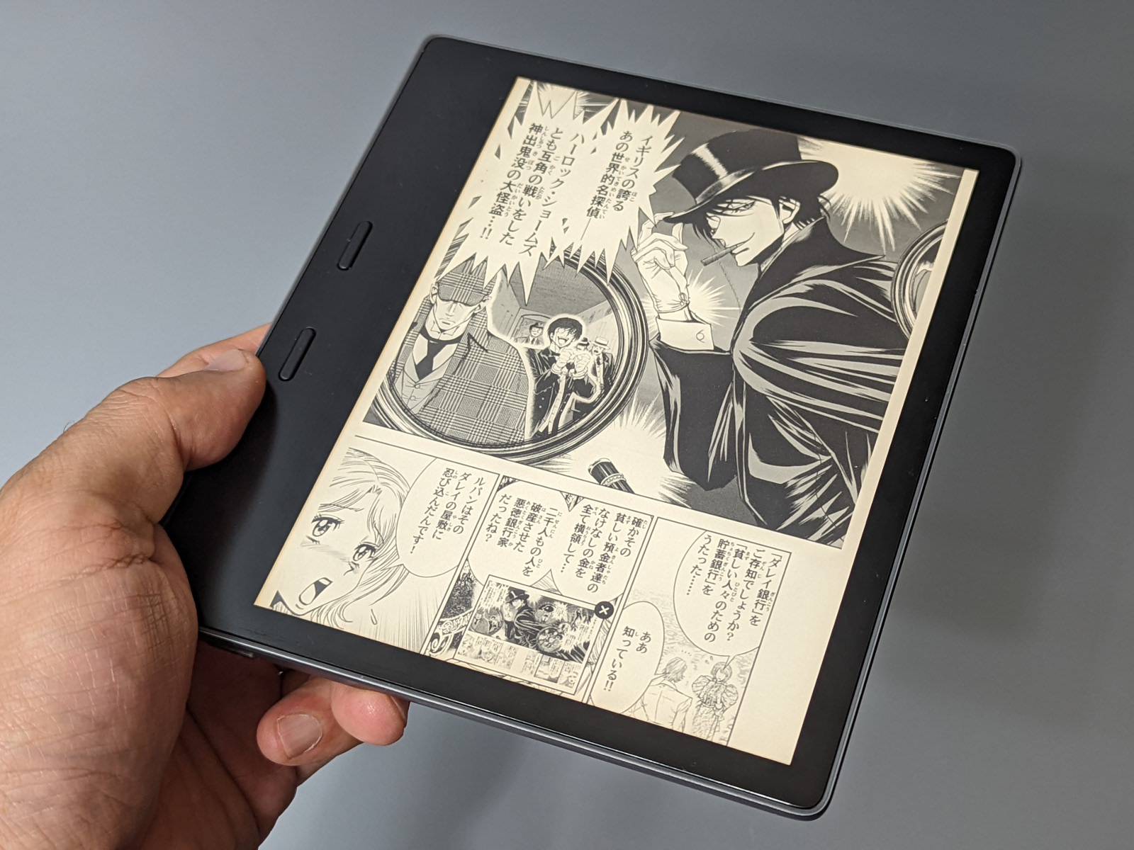 フロントライトは寒色のほか暖色にも対応している。第9世代モデルとの相違点だ