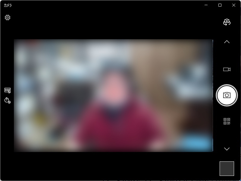 現行の「カメラ」アプリ。長く放置されており、デザインはWindows 10時代のままだ