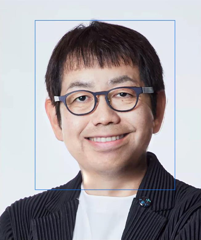 笑顔にするとオリシナルにはない歯が写った写真になる