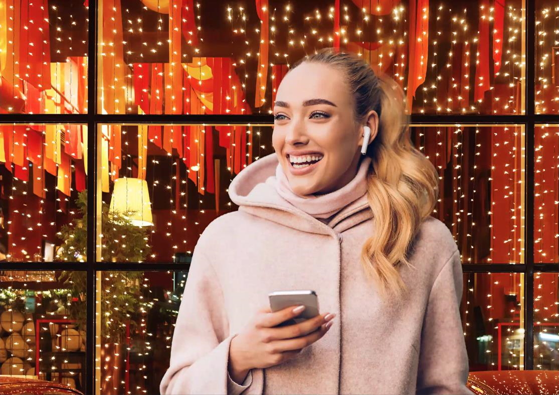 単純に合成すると顔の輝度が背景とあわない