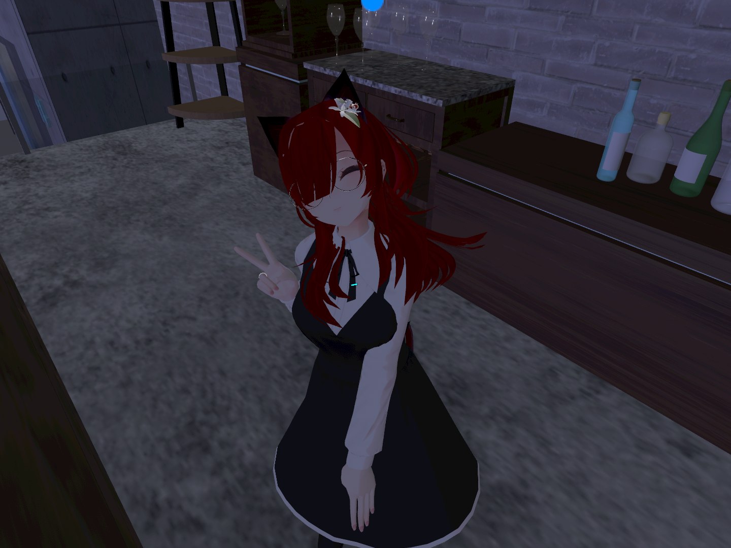 著者近影。最近はメタバース内のバーでお酒を出さずに雑談をするマスターをしています