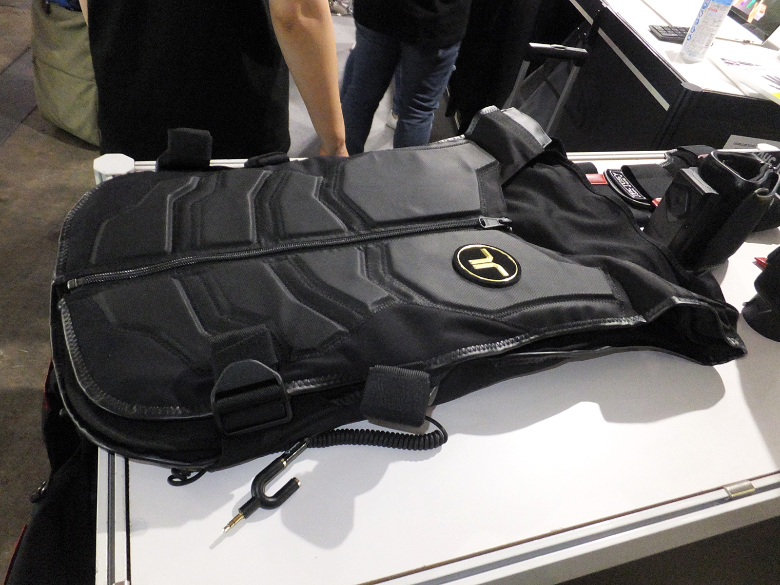 ベストタイプの「TACTSUIT」