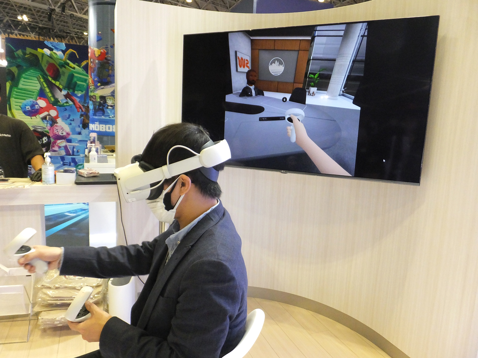 「Horizon Workrooms」を体験。座席を移動している様子