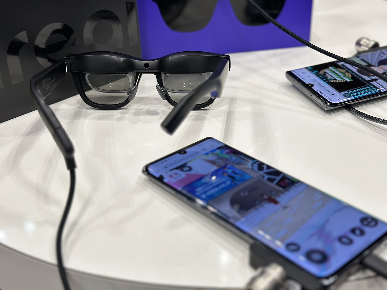 「nreal」と「VKET CLOUD」のデモ