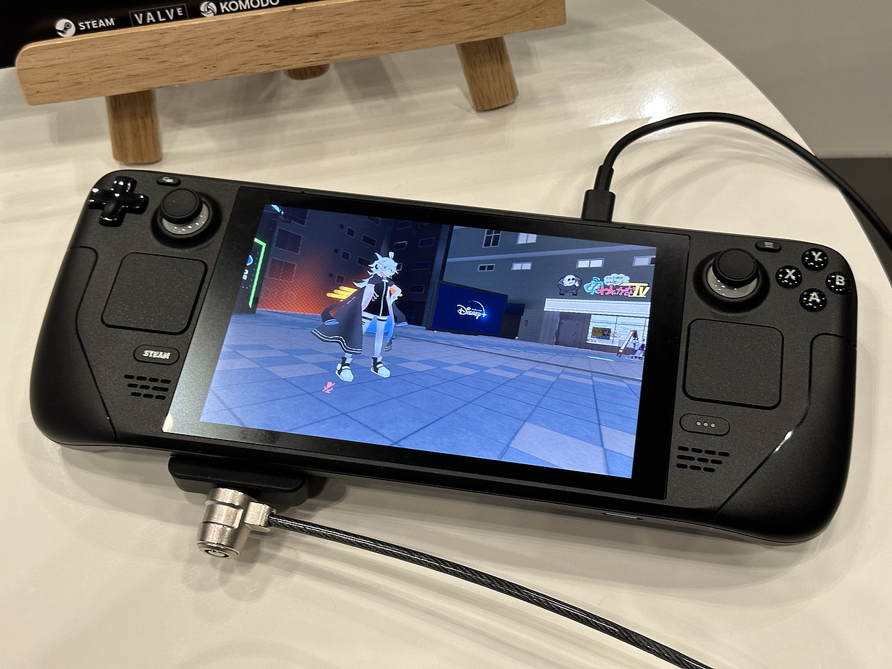 「Steam Deck」上で動作中の「VR Chat」