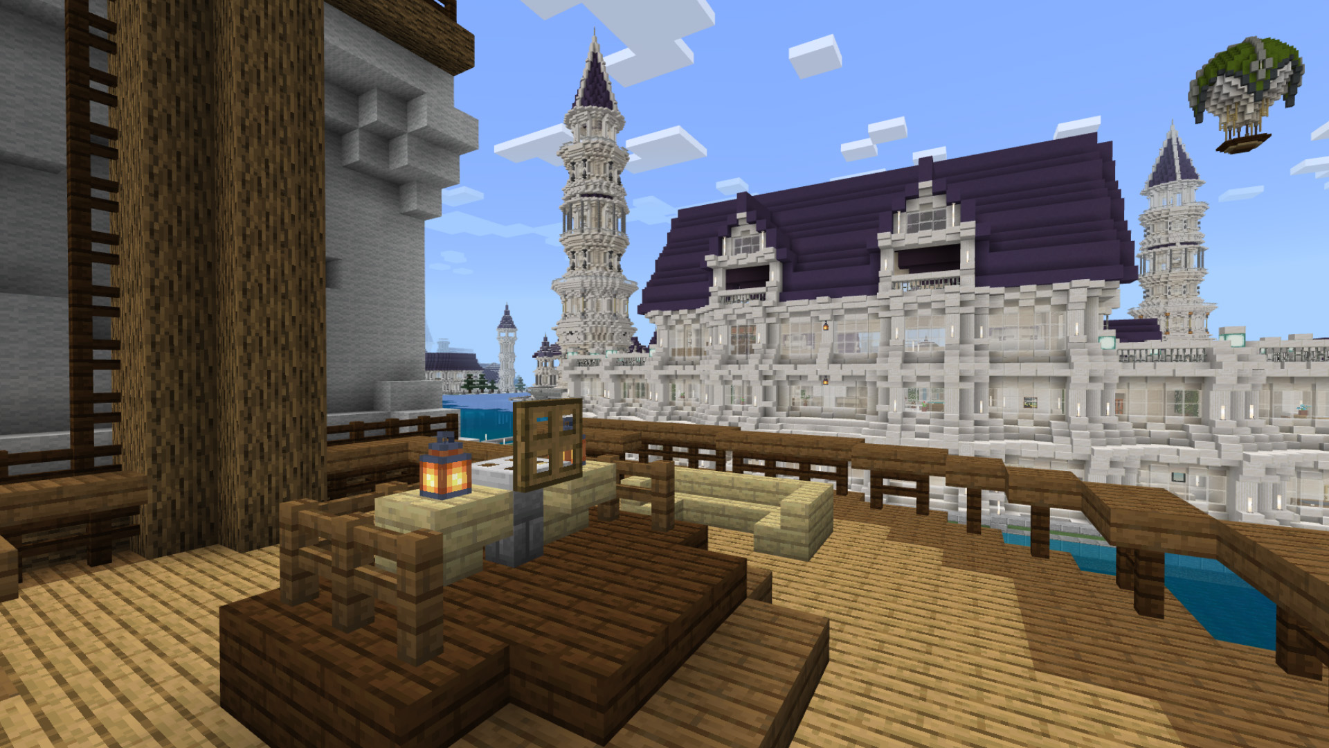 水上都市ならではの大型帆船からは違った景色が楽しめる