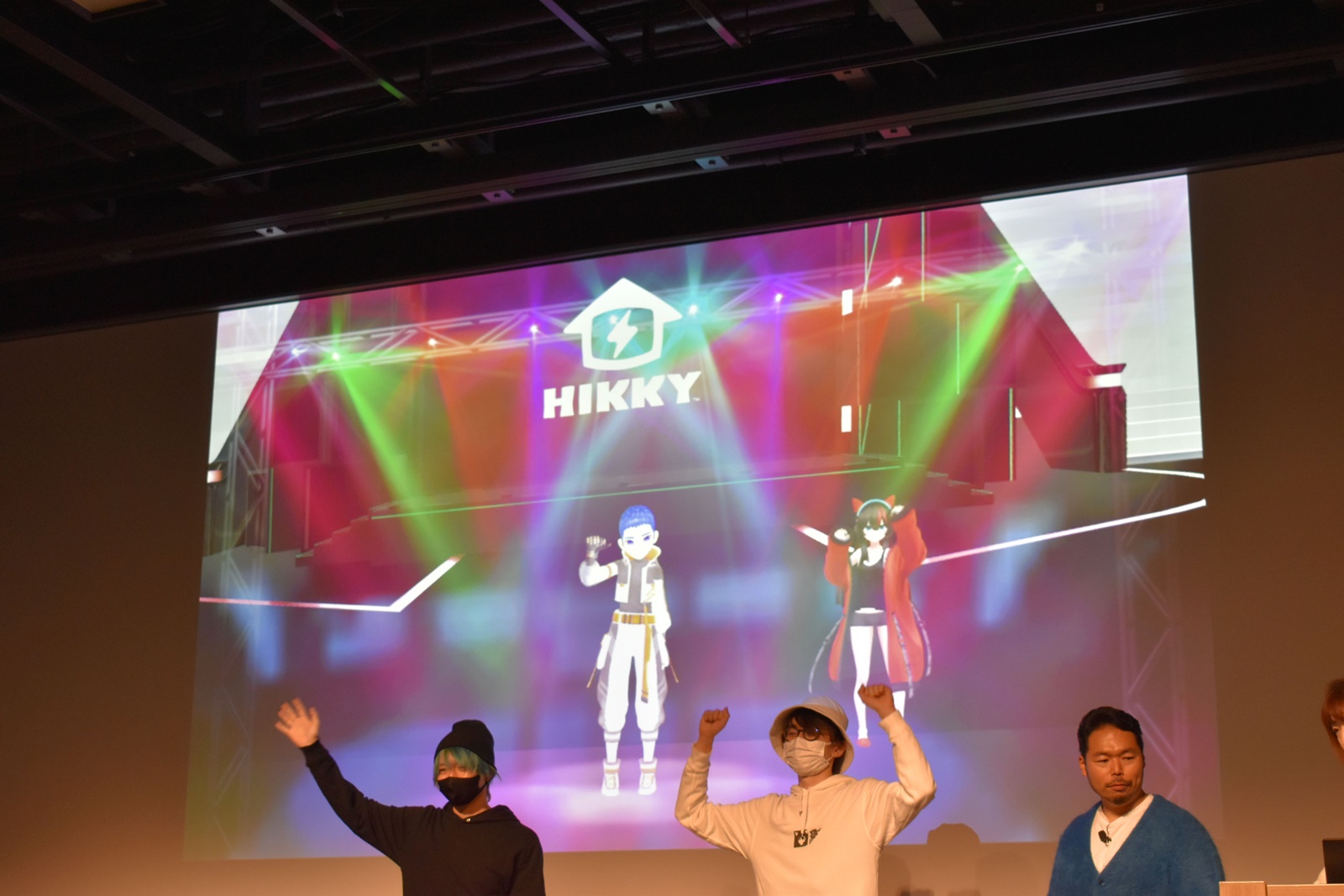 会場では「mocopi」と「Vket Cloud」を組み合わせたデモンストレーションが行なわれた