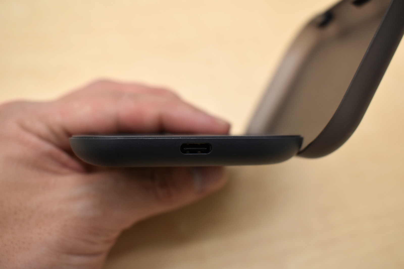 充電ケースの端子はUSB Type-Cです