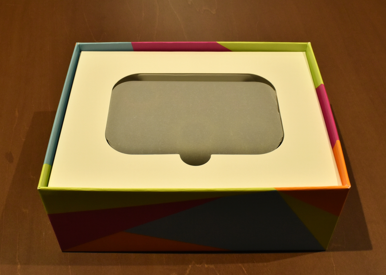 センサー＆充電ケースを取り出します