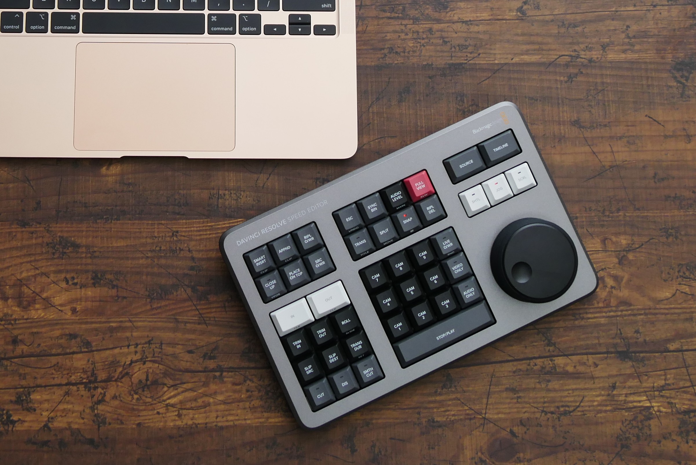 編集作業を効率化させる「DaVinci Resolve Speed Editor」