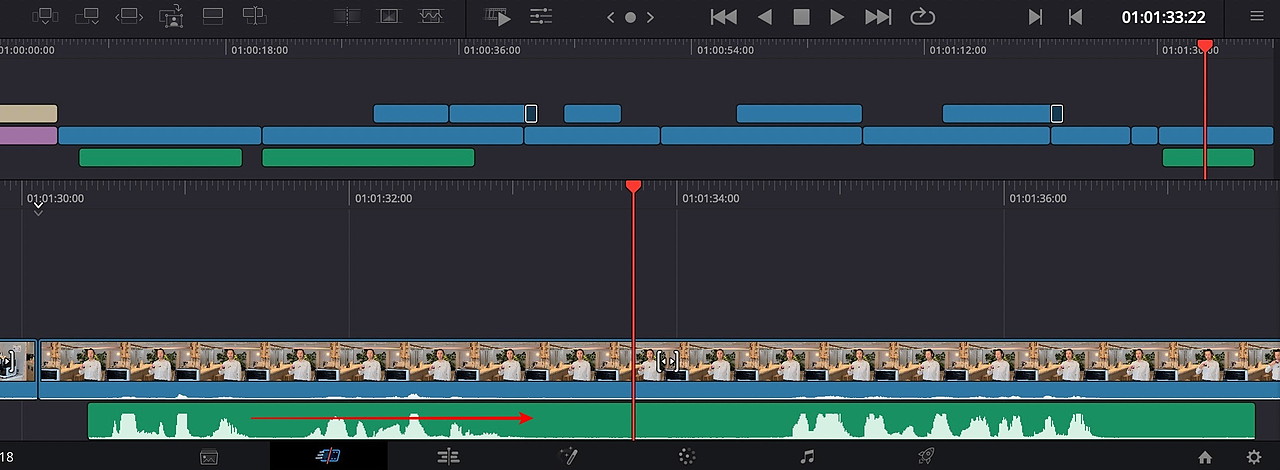 音声トラックをずらして、波形のタイミングが同じになるように調整