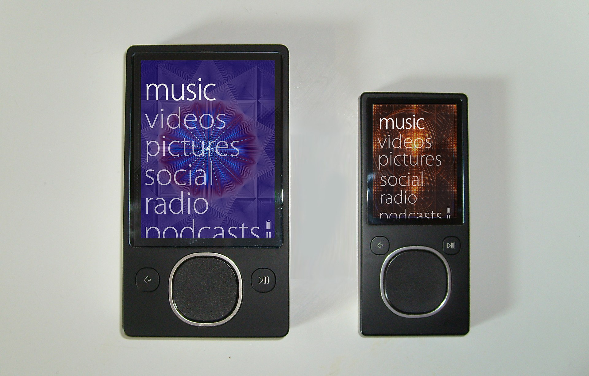 Microsoft版の「iPod」、「Zune」（Wikipediaより引用）