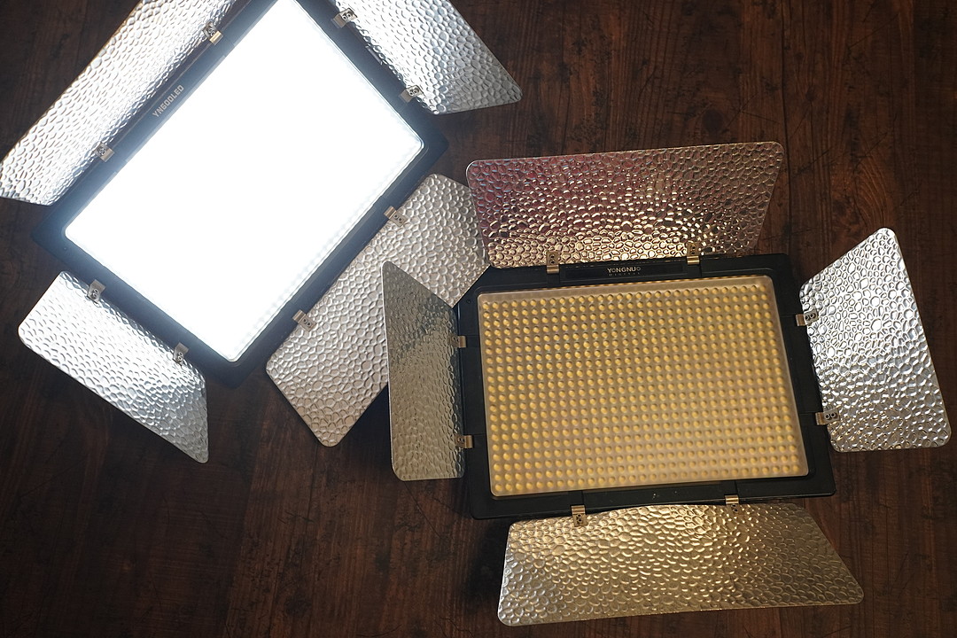 LEDライトは2灯セットで廉価に買える