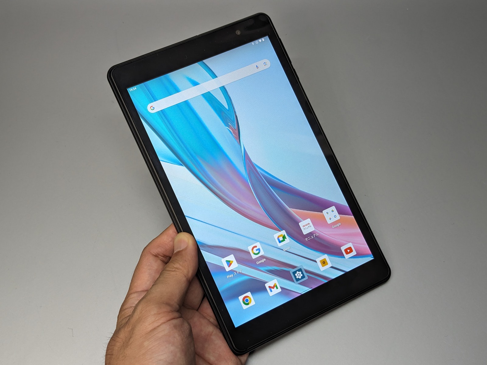 製品外観。『FFF-TAB8』と同じく縦向きを前提としたデザイン