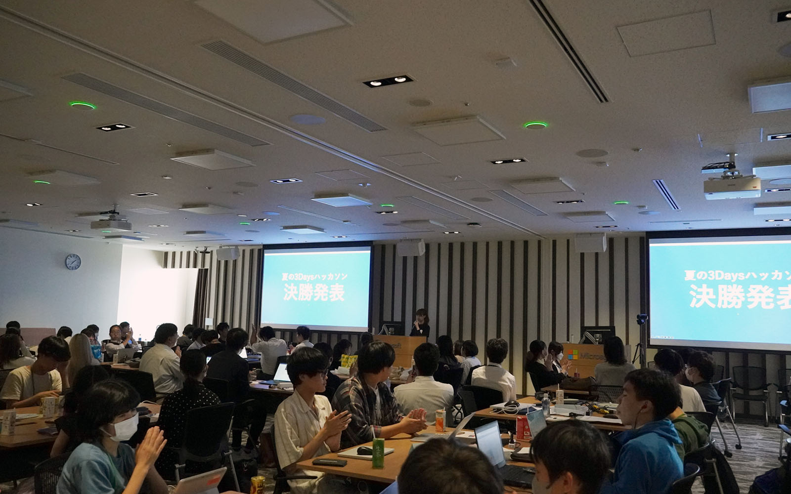 「夏の3Daysハッカソン 青春の問題をITで解決しよう！」は日本マイクロソフト本社で行われた