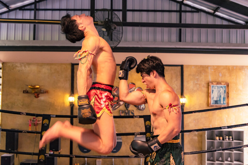 「アッパーカットマッチョ」